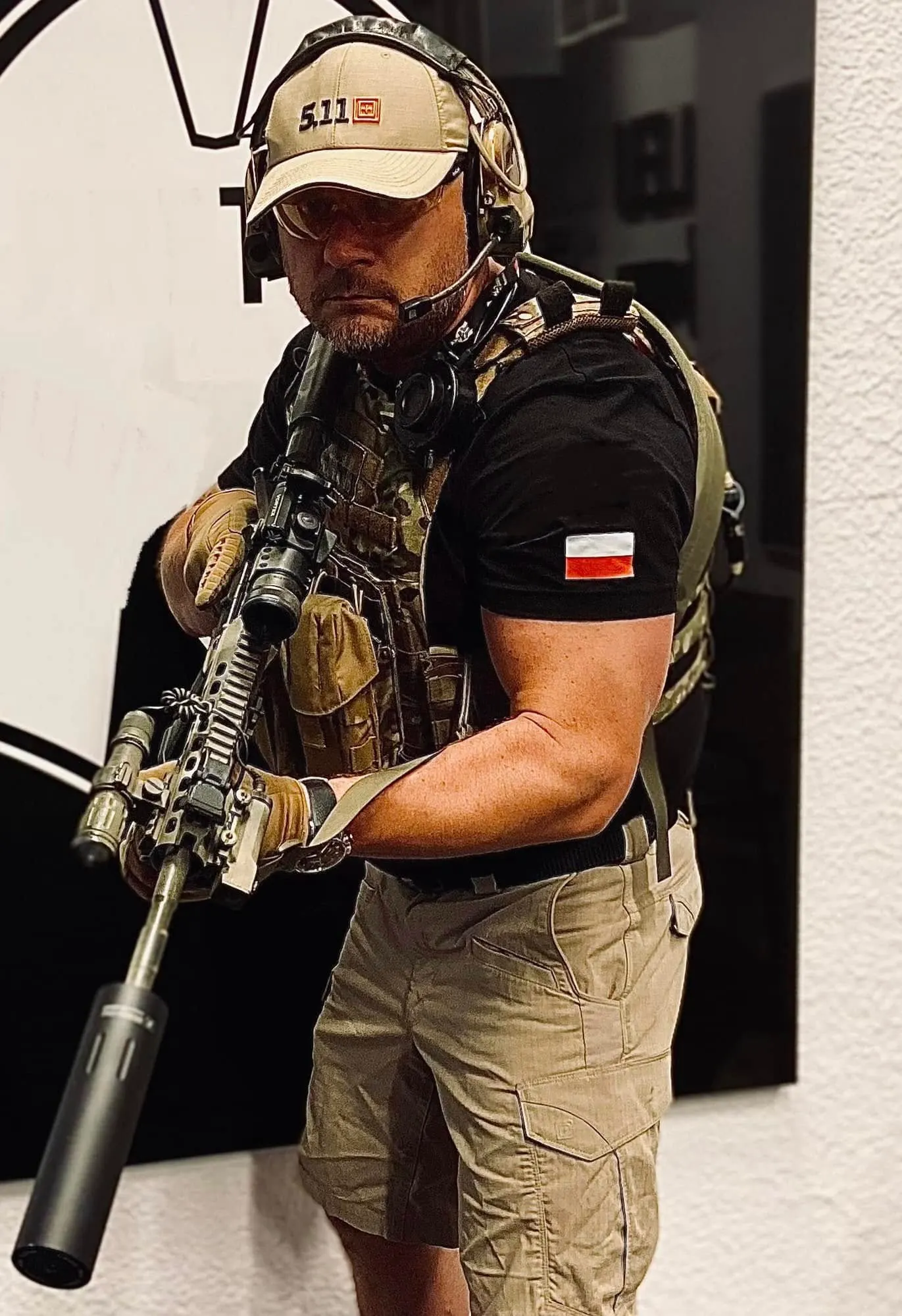 Igor Barnaś podczas szkolenia strzeleckiego